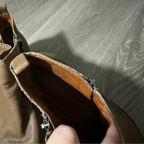 Lucky Brand Basel Taupe Dune Side Zip‎ Block Heel Leather Booties Size 8 - Picture 7 of 10